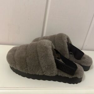 Banded Grey Uggs, US size 7, UK size 5, EU sized 38, and JAPAN sized 24.